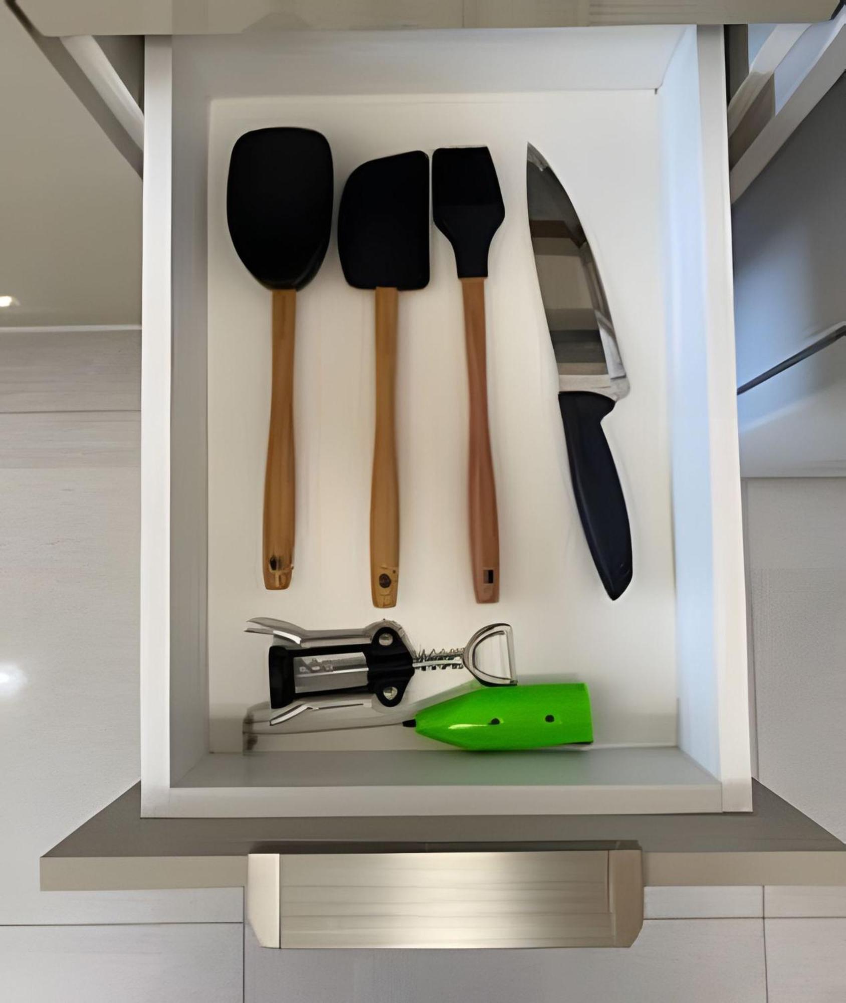 Apartamento E Sala - Localizacao De *