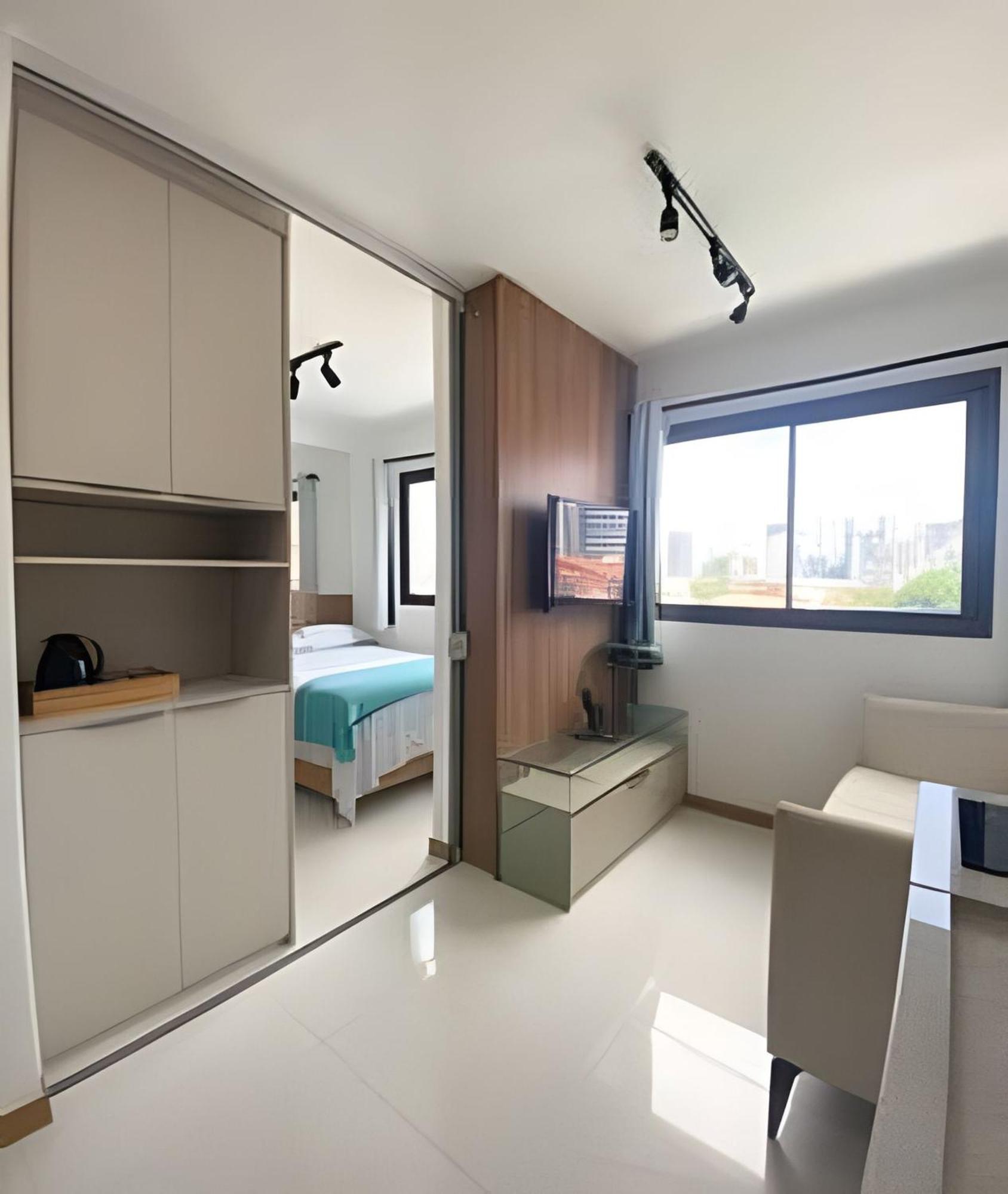 Apartamento E Sala - Localizacao De *